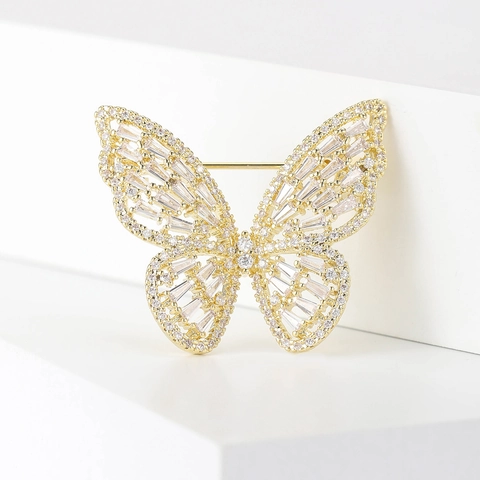 Elegante Spilla a Forma di Farfalla in Rame e Zirconia per Donna Moda Micro-intarsiato Insetto Gioielli Accessorio Regalo