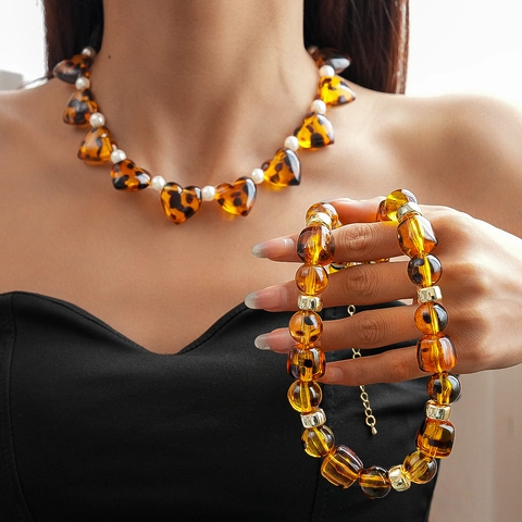 Collana Di Künstliche Perle Retro Per Donna Ambra Tartarugato Acrilico Cuore Künstliche Perle Geometriche Finta Perla Artificial Catena Acciaio Titanio Gioielli
