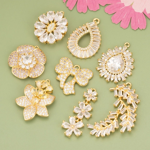 Squisiti Ciondoli DIY In Zircone Per Creazione Di Gioielli Rame Placcato Oro 18K Argento Fiore Cuore Foglia Vintage Lusso