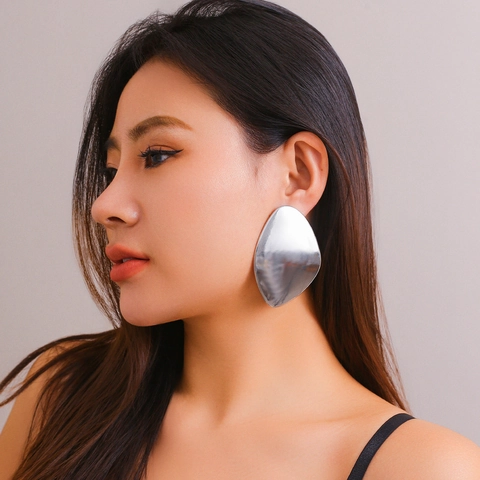 Moderne Legierung Tropfen Ohrstecker Für Damen Bold Geometrisch Polierte Metall Tropfen Ohrringe Mode Schmuck Statement Accessoires