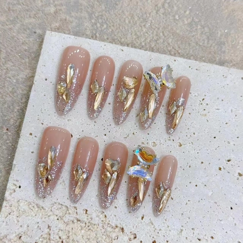 Handgefertigte Press On Nails 3D Schmetterling Strass Gradient Lange Mandel Rosa Nude Luxus Glamour Elegante Maniküre