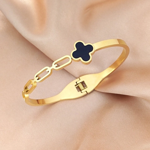 Fashion Titanium Steel Bangle For Women With Zircon And Shell Inlaid Light Luxury Elegant Jewelry Accessory