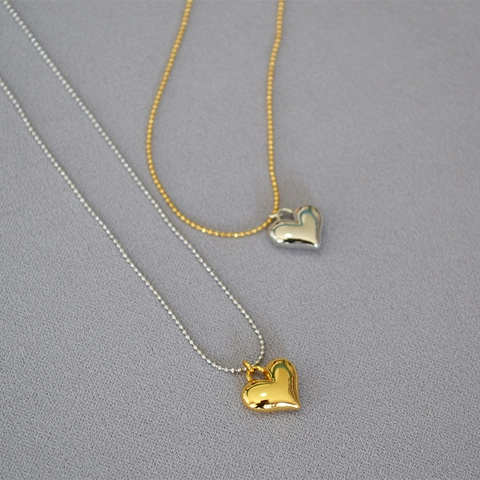 Collar con Colgante de Corazón de Latón Moderno Bañado en Oro 18K Color de Contraste Corazón 3D Joyería Minimalista Mujer