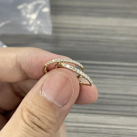 Pendientes De Aro Grabados De Acero Inoxidable Con Circonita Cúbica Bisagra Huggie Clicker Joyería Minimalista Mujer