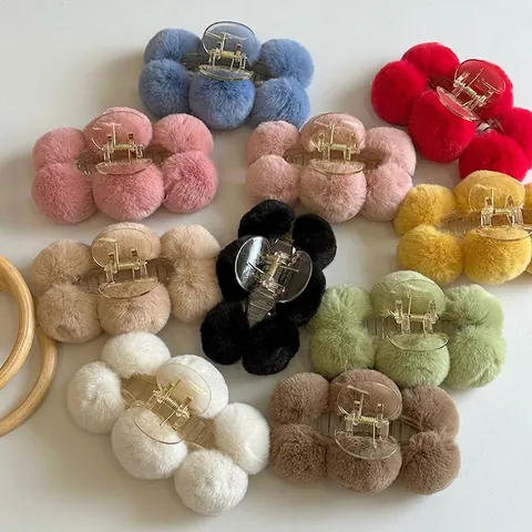 Plush Pom Pom Hair Claw Clip Faux Fur Soft Cute Large Plastic Hair Jaw Clip For Women Korean Style Hair Accessories