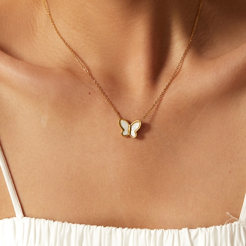 Collana Pendente Farfalla Placcata Oro 14K Acciaio Inossidabile Madreperla Bianca Elegante Minimalista Stile INS Gioielli Donna