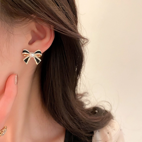 Pendientes De Botón Con Lazo Perla Artificial Strass Aleación Esmalte Negro Y Poste De Plata De Ley 925 Para Mujeres Estilo Vintage