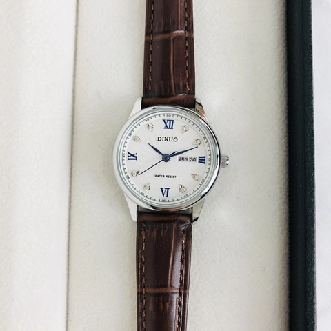 Elegant Dames Quartz Horloge Echt Lederen Band Datum En Week Weergave Waterdicht Blauwe Romeinse Cijfers Strass Wijzerplaat