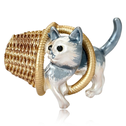 Broche De Esmalte Gato Lindo En Cesta Joyería De Animales De Aleación Perlas Artificiales Para Decoración De Ropa Estilo Dibujos Animados