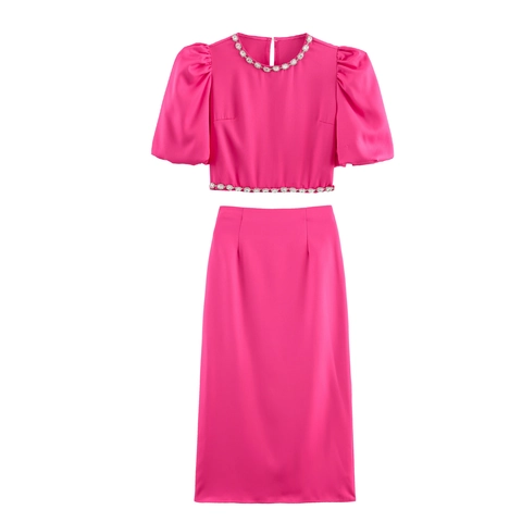 Elegante Crop Top In Satin Magenta E Gonna Lunga A Vita Alta Finiture In Strass Maniche A Sbuffo Moda Da Festa Sexy