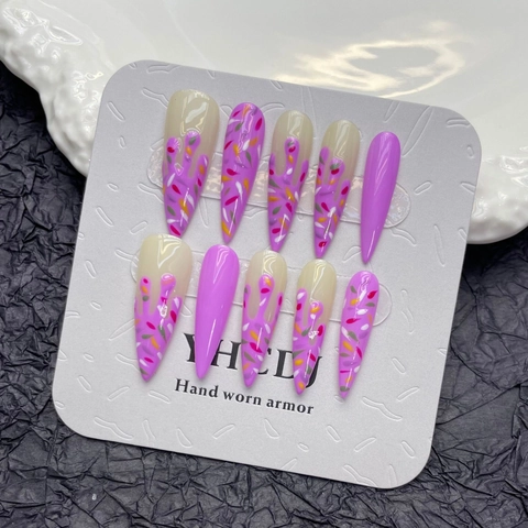Unghie Finte Fatte A Mano Resina Stiletto Lungo Motivo Granella Di Gelato Stile Dolce Viola Bianco Crema Per Donna