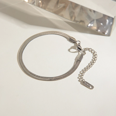 Minimalist Stainless Steel Flat Snake Bone Chain Bracelet For Women Modern Waterproof Hypoallergenic Adjustable Jewelry