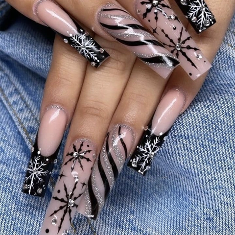 Faux Ongles À Presser Longs Cercueil Noël Hiver Flocons De Neige Paillettes Argentées Strass Style Français Élégant