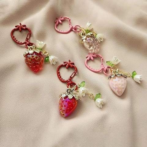 Simpatico Portachiavi a Cuore di Fragola in Lega di Zinco Resina Frutta Coniglio Margherita Pendaglio per Borsa Donna Accessorio Regalo