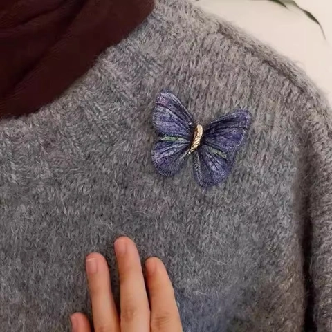 Elegante Vlinder Broche Chinese Stijl Handgemaakt Borduurwerk Stof Metaal Reversspeld Sieraden Accessoire Voor Vrouwen Cadeau