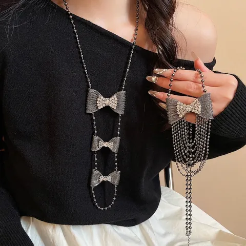 Collar Con Colgante De Lazo Borla Cobre Metal Cadena De Bolas Cadena Larga Para Suéter Pedrería Elegante Estilo Oscuro Joyería Para Mujeres