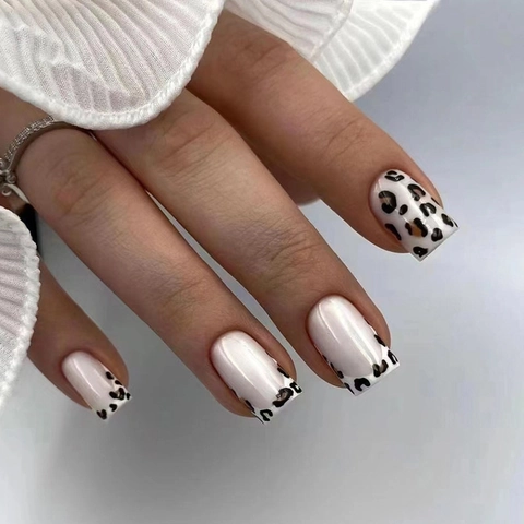 Unghie Finte A Pressione Con Stampa Leopardata Francese Aurora Unghie Artificiali Quadrate Medie Da Donna