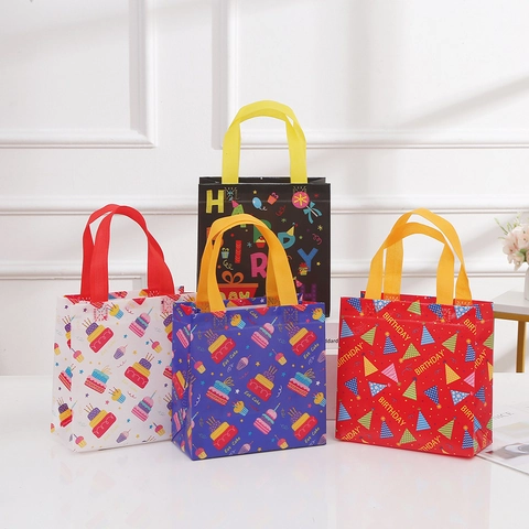 Non-woven Birthday Party Gift Bags Colorful Reusable Handbags With Handles For Candy Treats Celebration Decoration
