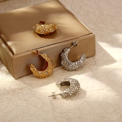 Retro C-Vormige Oorringen 18K Verguld Roestvrij Staal Met Zirkonia Getextureerde Mode Sieraden Voor Dames