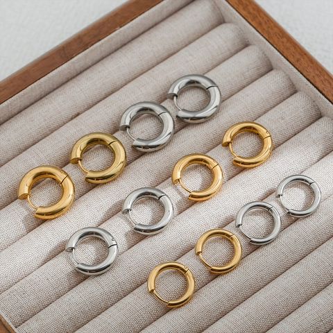 Minimalist Stainless Steel Chunky Hoop Earrings For Women Men Polished Round Huggie Ear Buckle Fashion Unisex Jewelry Accessory