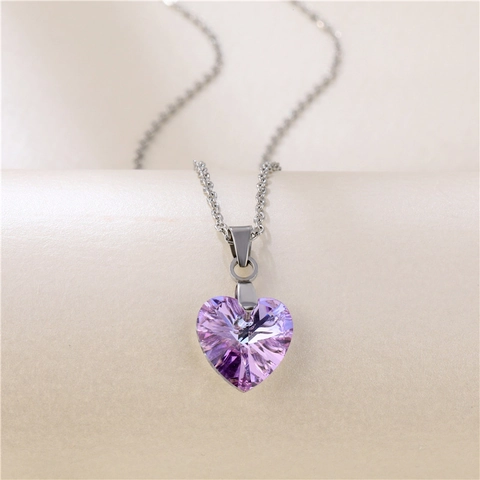 Elegant Heart Pendant Necklace Stainless Steel Chain With Heart Shaped Crystal Jewelry For Women Simple Style