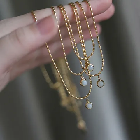 Minimalist Round Aventurine Jade Pendant Necklace For Women Titanium Steel 18K Gold Plated Elegant Clavicle Chain Jewelry