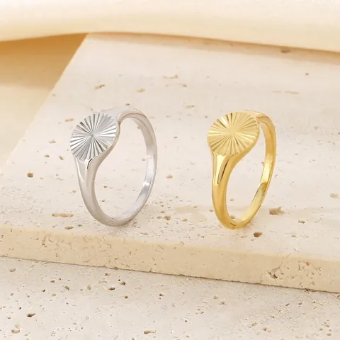 Vintage Sunburst Signet Ring Stainless Steel Engraved Radial Pattern Band Ring Minimalist Gold Silver Plated Jewelry For Women