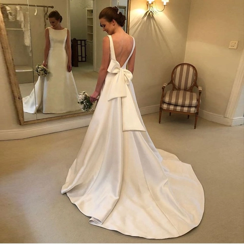 Elegantes Satin Brautkleid Rückenfrei Große Schleife Ärmellos U-Boot-Ausschnitt A-Linie Hochzeitskleid Mit Kleiner Schleppe