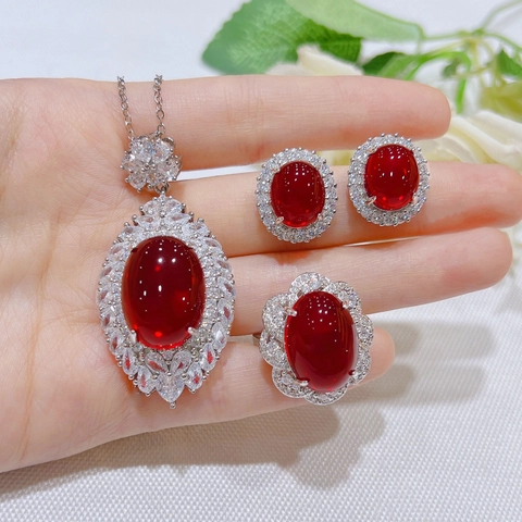 Roter Rubin Schmuck Oval Zirkon Kupfer Versilbert Halskettenanhänger Ohrstecker Verstellbarer Ring Damen Luxus Hochzeit