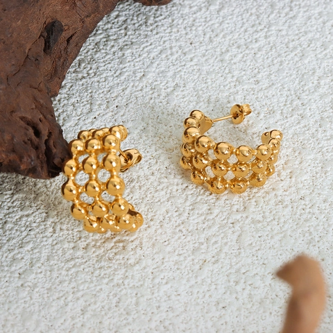 Orecchini A Cerchio In Acciaio Al Titanio Placcati Oro Texture Perlata Forma A C Gioielli Minimalisti Da Donna