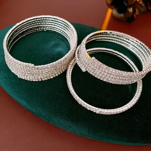 Elegante Bracciale A Spirale Multistrato In Rame Con Strass Elastico Color Argento Gioielli Di Moda Per Donna