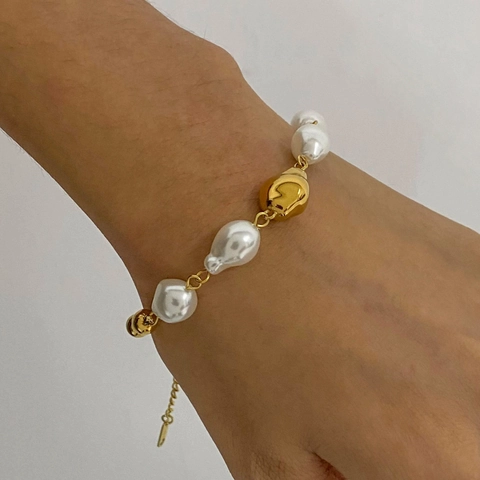Vintage Artificial Baroque Pearl Stainless Steel Bracelet For Women Gold Plated Bead Chain Irregular Artificial Pearl Jewelry Elegant Hand Decor