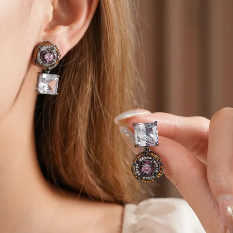Vintage Hof Stil Asymmetrische Blumenohrringe Mit Silver Earring Post Quadratischer Zirkonia Luxusschmuck Für Damen