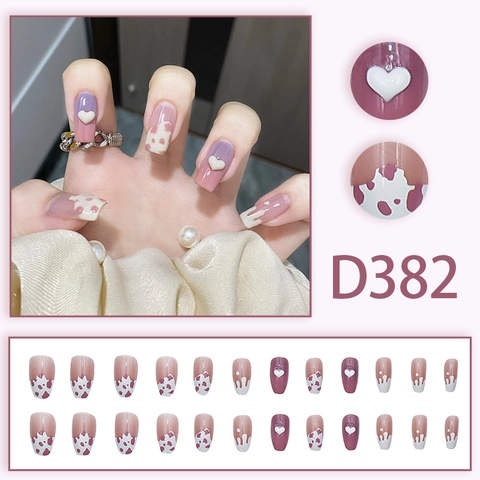 Trapezförmige Künstliche Nägel Pink Lila Farbverlauf Dekorative 3D Herz Muster Kuhdruck Süßer Stil Für Damen