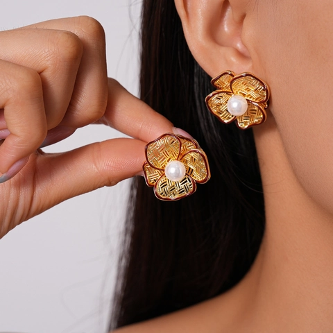 Blumen Ohrstecker 18K Vergoldet Kupfer Hohlgeflecht Imitationsperle Mit 925 Sterling Silber Ohrringpfosten Retro