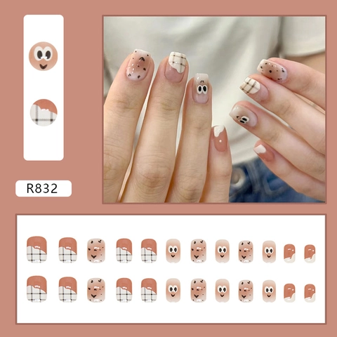 Unghie Finte Press On Nails Simpatici Occhi Grandi Motivo A Griglia Autunno Inverno Corte Squadrate Arrotondate Plastica ABS