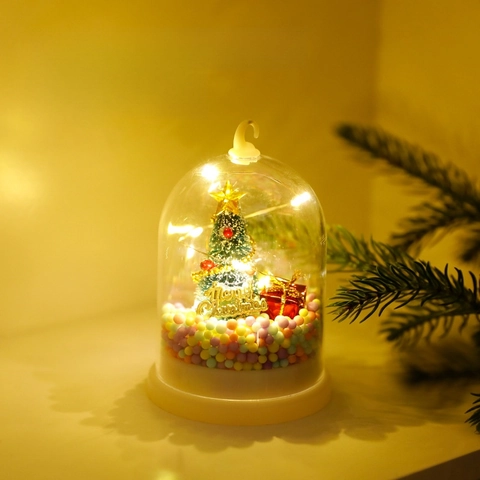 Luce Notturna LED Albero Di Natale Ornamento Da Scrivania Luminoso In Plastica Con Mini Paesaggio E Schiuma Colorata