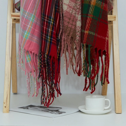 Sciarpa Invernale Classica a Quadri da Donna Morfida Imitazione Cashmere Grande Scialle Con Nappina Regalo di Natale Warm
