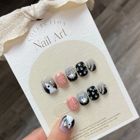 Handgefertigte Kurze Kunstnägel Zum Aufdrücken Schwarz Rosa Mit Strass Herz Stern Design Harz