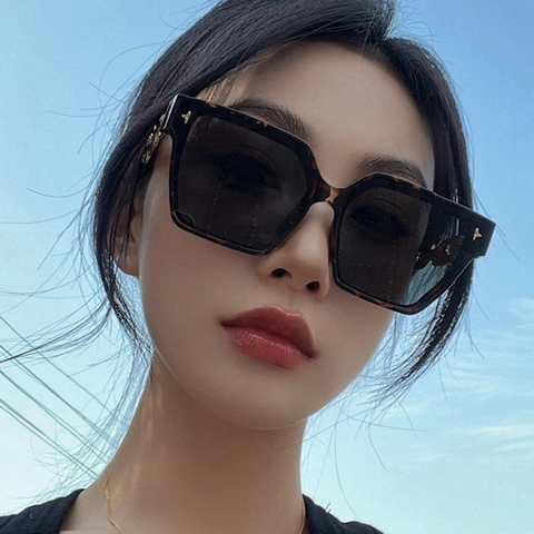 Modische Übergroße Quadratische Sonnenbrille UV400 Schutz Metallkettenbügel Hip Hop Stil Retro Sonnenbrille Für Damen Herren