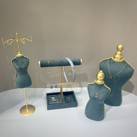 Velvet Jewelry Display Stand Metal Necklace Earring Ring Holder Luxury Storage Organizer Mannequin Bust Wing Shape And Tray