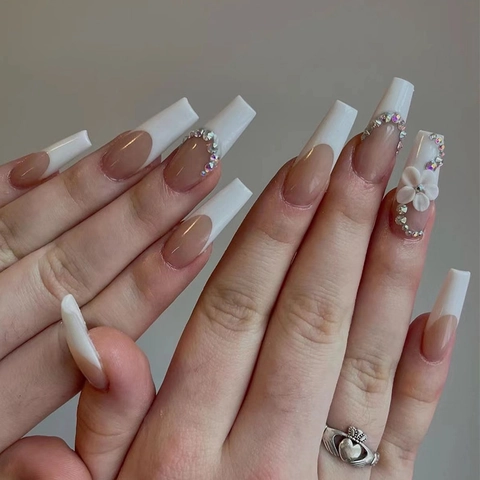 Lange Coffin Kunstnagels Franse Witte Punten Met 3D Bloem Rijststeen Elegante Plaknagels Voor Vrouwen