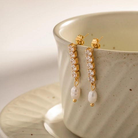Boucles D'oreilles Pendantes Élégantes En Acier Inoxydable Zircon Et Künstliche Perle D'eau Douce Style Vintage Français Pour Femme