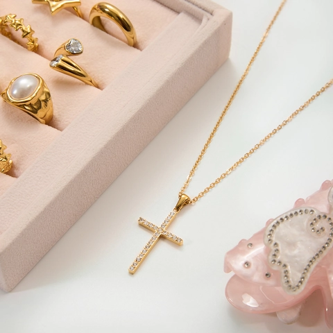 Collana Con Ciondolo A Croce Placcata Oro 18K Acciaio Inossidabile Zircone Impermeabile Ipoallergenico Gioielli Per Donna