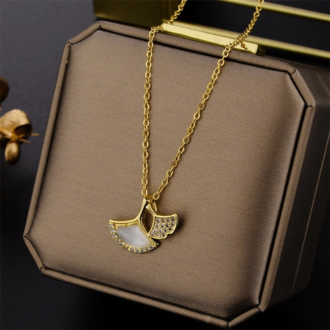 Ginkgo Leaf Pendant Necklace Stainless Steel Mother Of Artificial Pearl Shell Rhinestone Inlaid Refined Elegant Jewelry For Women