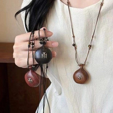 Collana Con Pendente In Legno Vintage Con Intarsio Di Croce In Lega Forma Di Zucca Stile Etnico Cordino Regolabile Per Donne Uomini