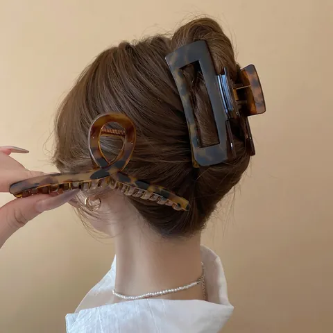 Large Hair Claw Clip Tortoiseshell Leopard Pattern Geometric Acrylic Resin Retro Elegant Hair Accessory For Women