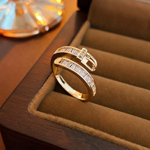 Gürtelschnalle Offener Ring Vergoldetes Kupfer Baguette Zirkonia Minimalistischer Verstellbarer Schmuck Damen Nischendesign