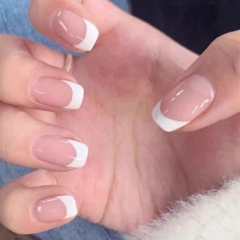 Unghie Finte Press On Stile Francese Quadrate Ovali Design Classico Unghie Artificiali Per Donne Semplici Eleganti Nude Punte Bianche