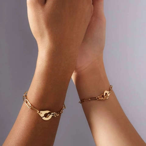 Bracciale a Manetta in Acciaio Inossidabile Placcato Oro 18K per Donna Uomo Design di Nicchia Catena a Graffetta Collana Gioielli